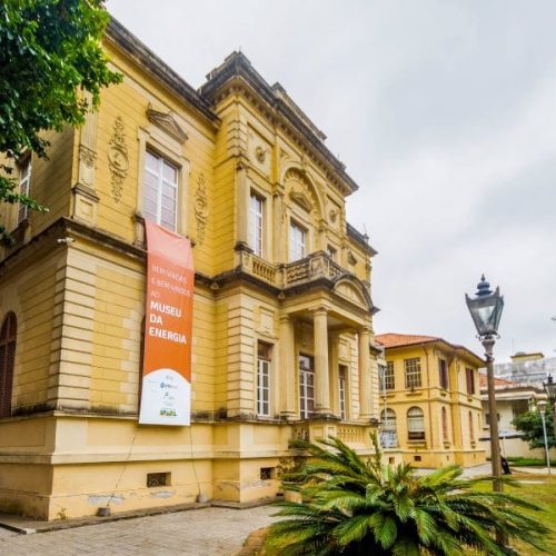 Emesp Tom Jobim tem inscrições abertas para cursos gratuitos de música e seleção de bolsistas